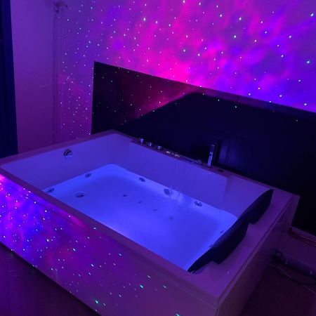 קורבוו Paris La Defense - Santorin Apartment With Jacuzzi מראה חיצוני תמונה